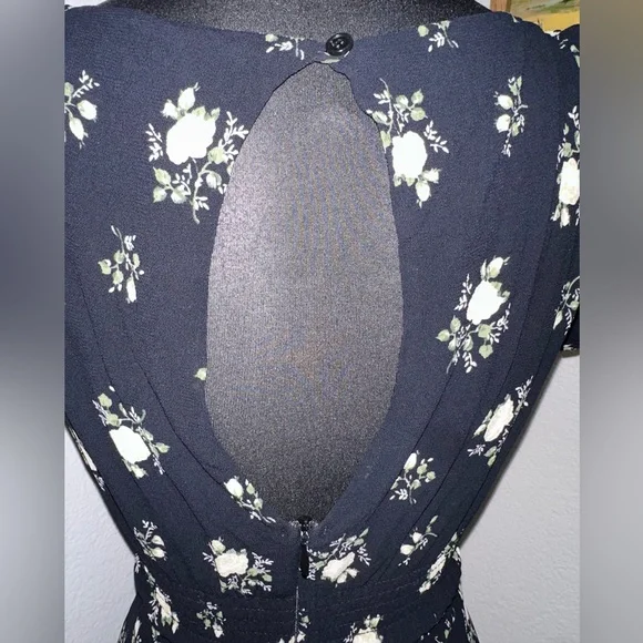 Reformation Linley Black Floral Mini Dress - Size 4 - Picture 7 of 10